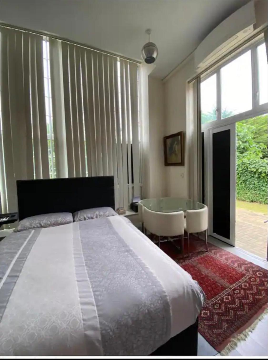 Spacious King Room With Private Entrance - Near Emirates And Camden And King'S Cross - 5 Min To Tube Фінчлі Екстер'єр фото