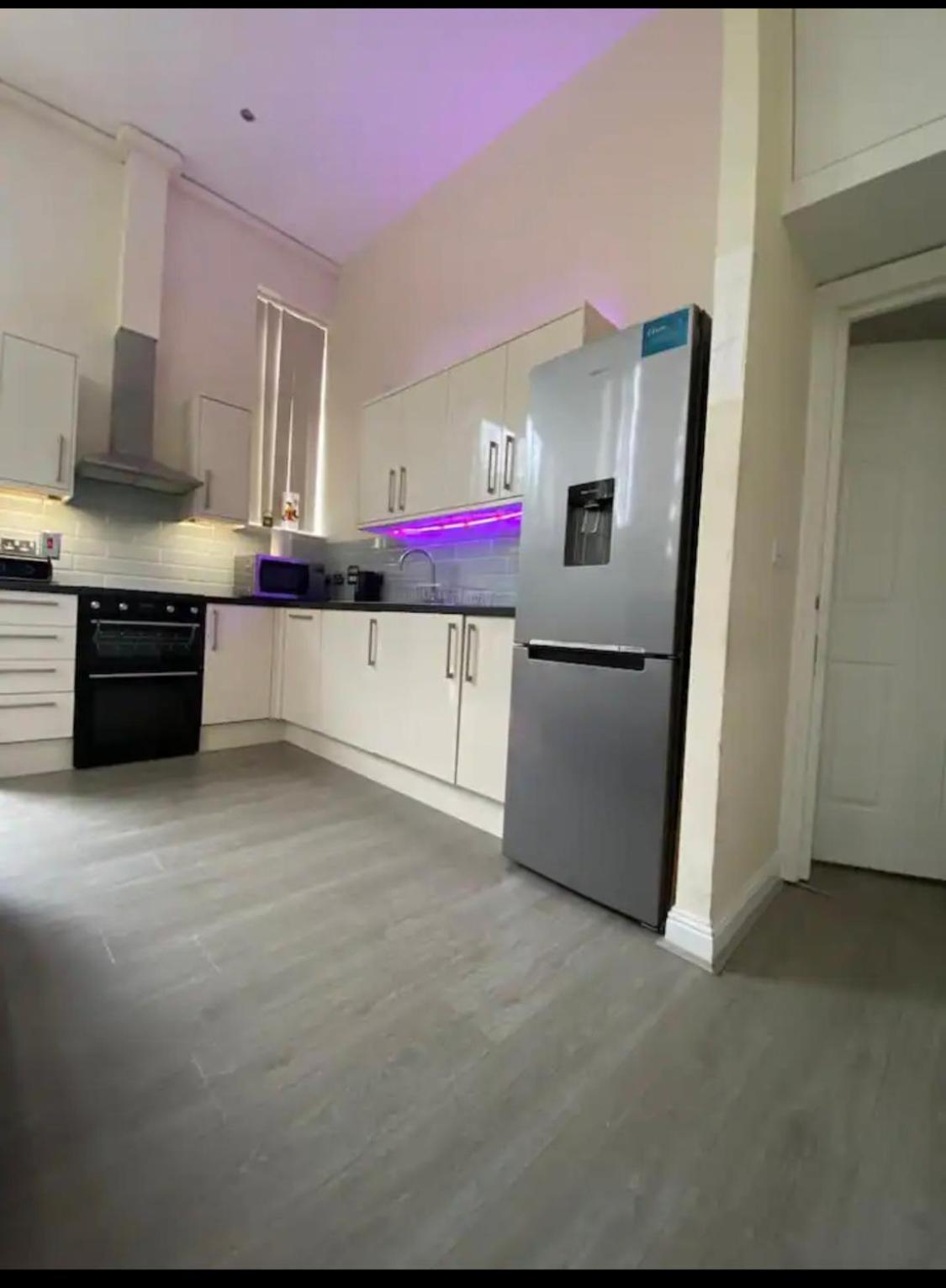 Spacious King Room With Private Entrance - Near Emirates And Camden And King'S Cross - 5 Min To Tube Фінчлі Екстер'єр фото